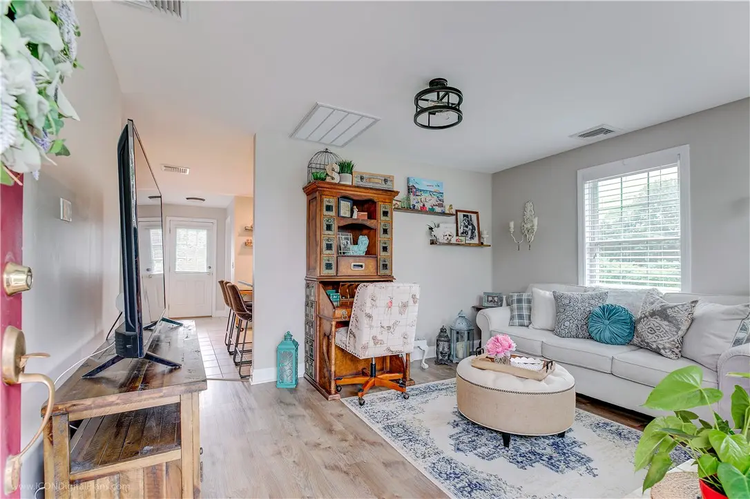 1070 Crandall Rd # 4, Tiverton