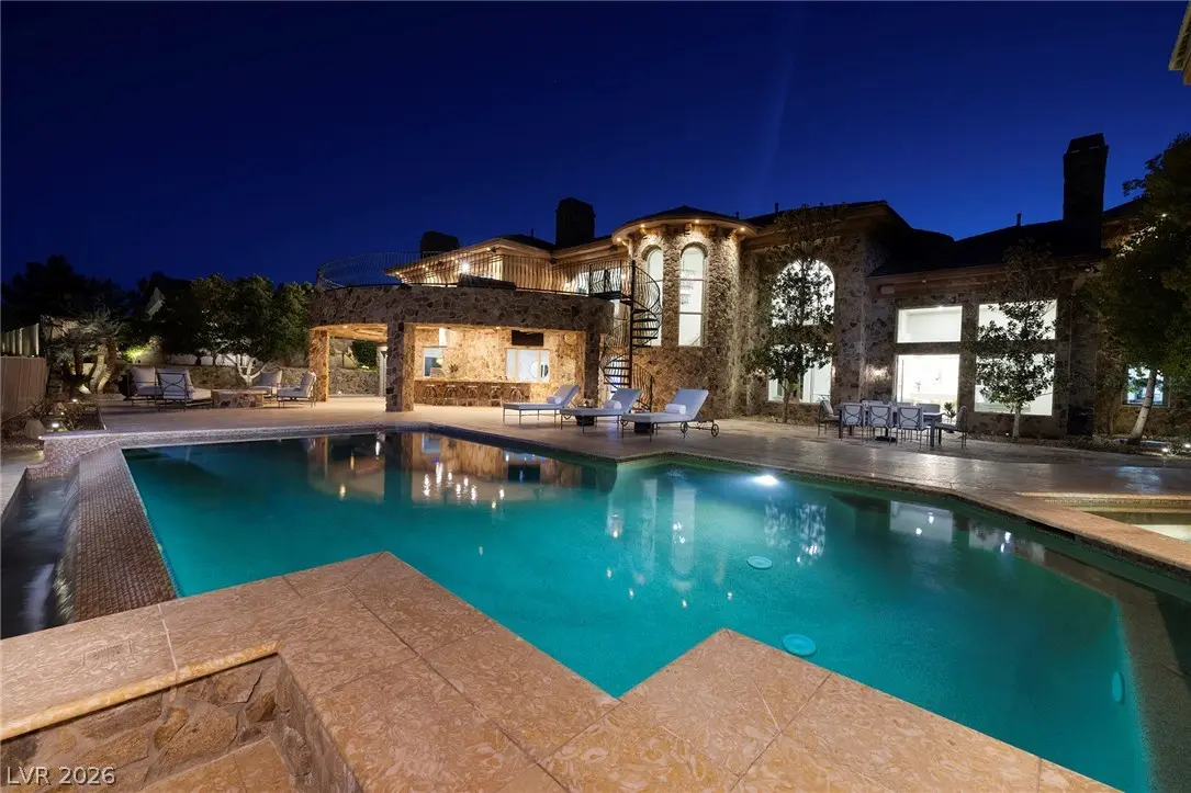 Photo of Listing #2755555