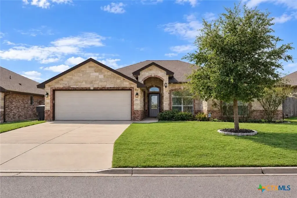 2002 Rustic Manor Drive, Temple