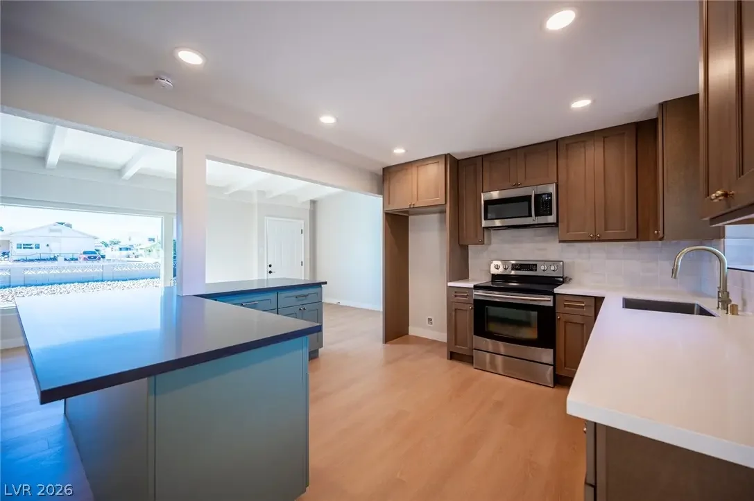 Photo of Listing #2756139