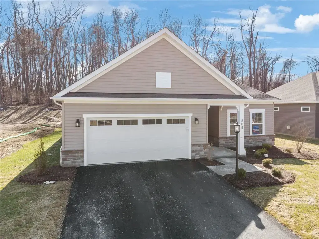 208 Walton Circle, Hopewell