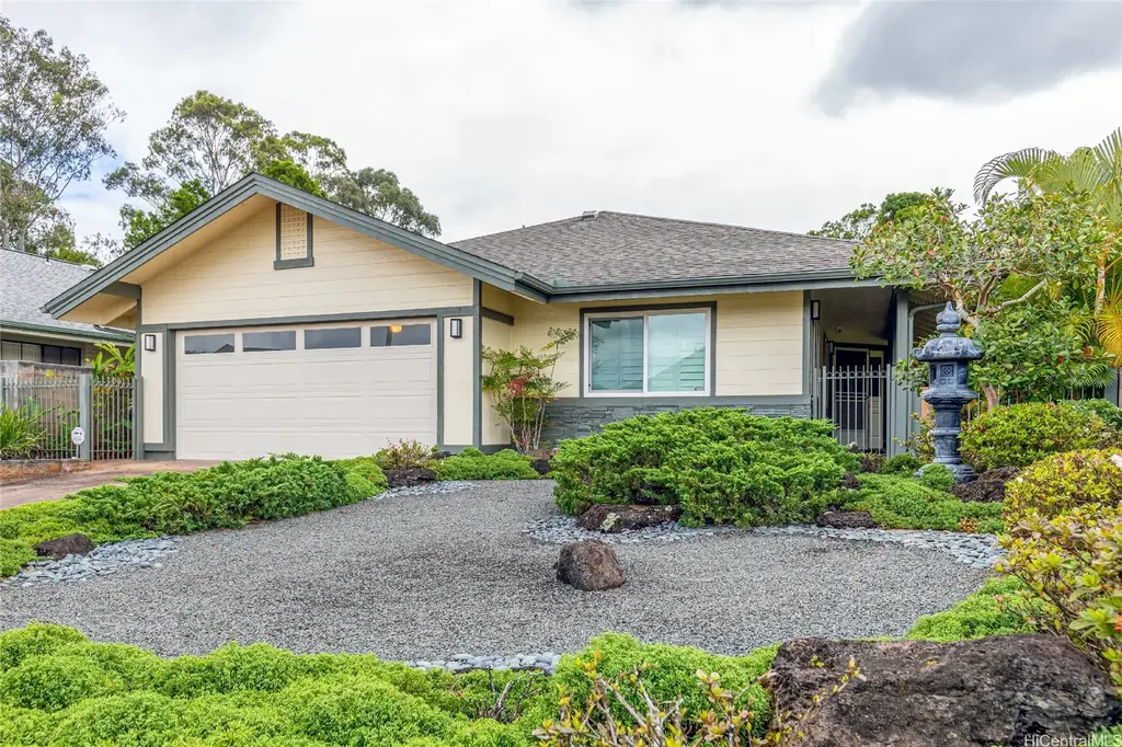 95-220 Naaualii Place, Mililani