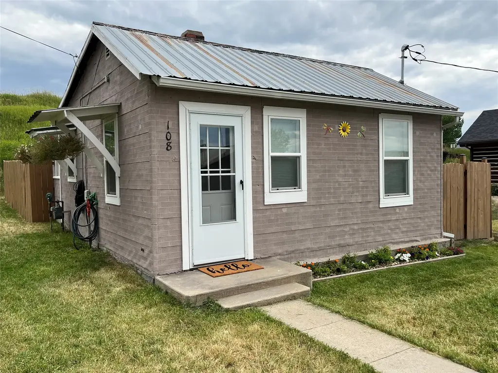 108 E Hickey Street, Philipsburg