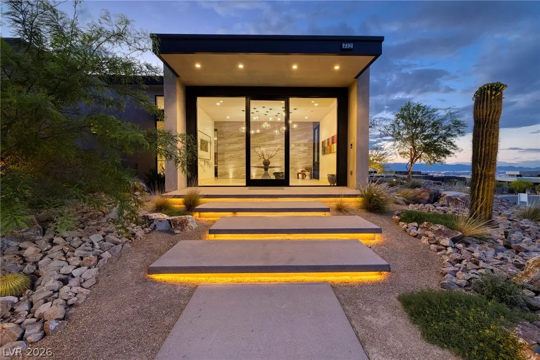 Photo of Listing #2756144