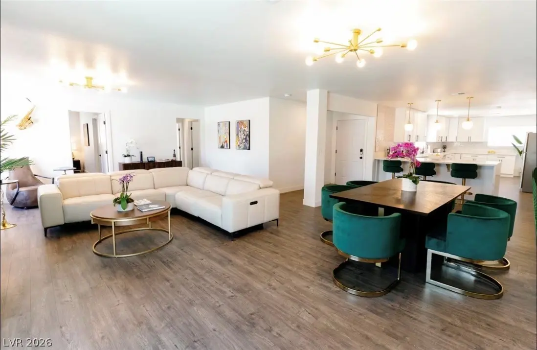 Photo of Listing #2756102