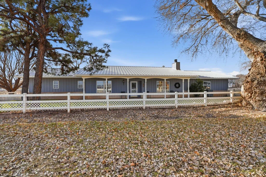 522 Clark Circle Sw, Albuquerque