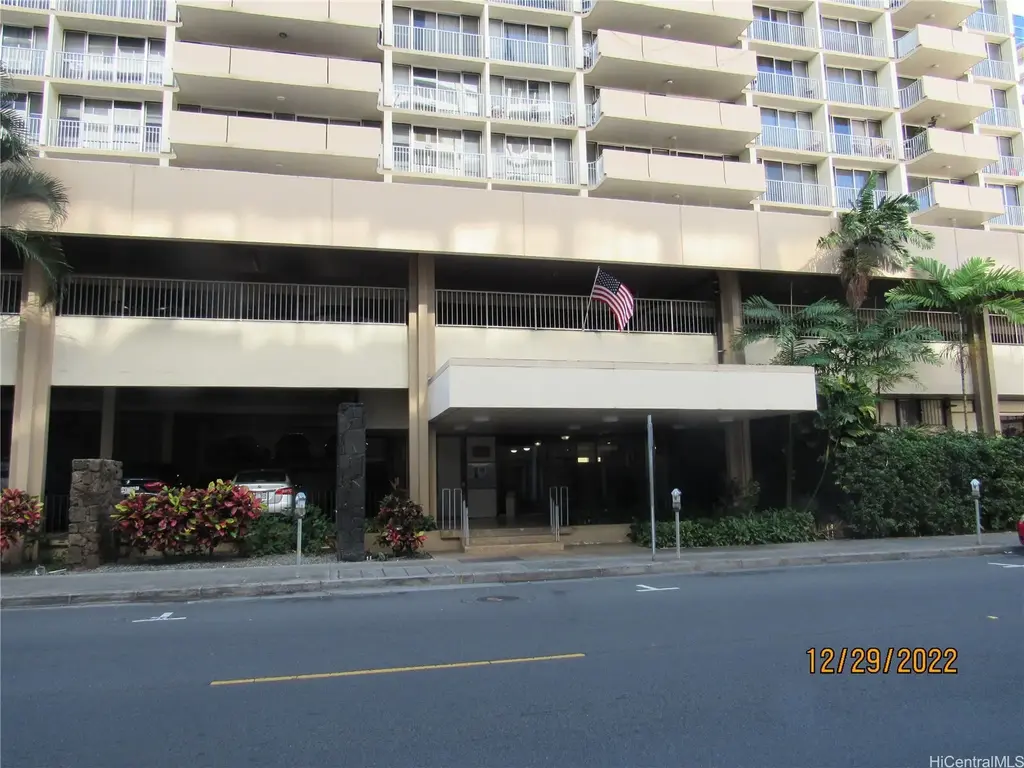 1561 Kanunu Street # 508, Honolulu