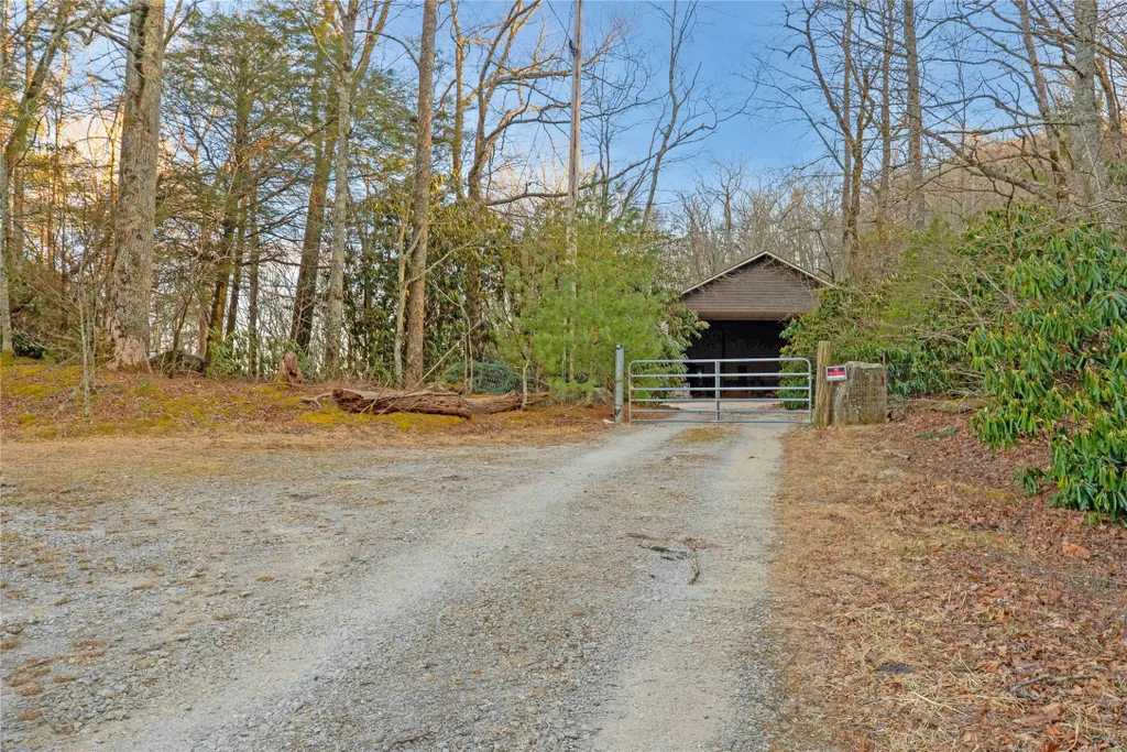 3816 Dillard Road, Highlands