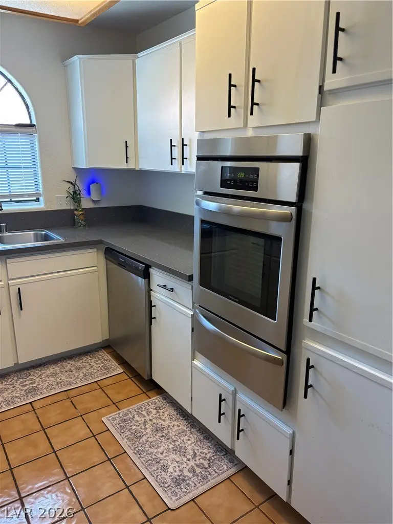 Photo of Listing #2755098