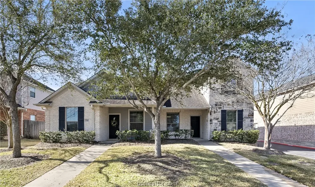 3840-42 Oldenburg Lane, College Station