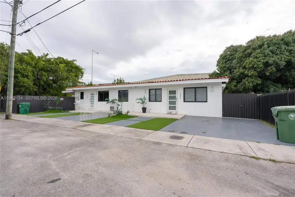 2840-2842 Nw 13th St, Miami
