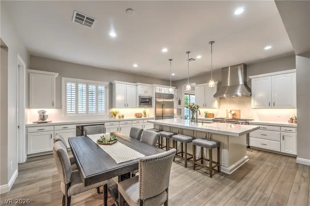 Photo of Listing #2756331