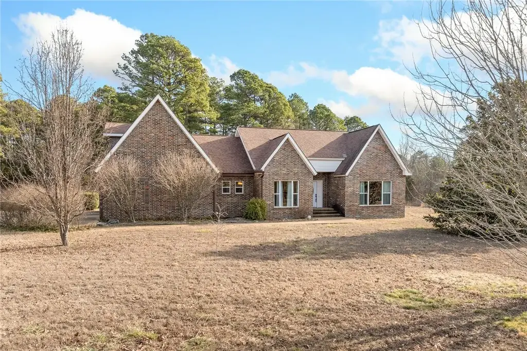 140 Pine Forest Way, Jordan