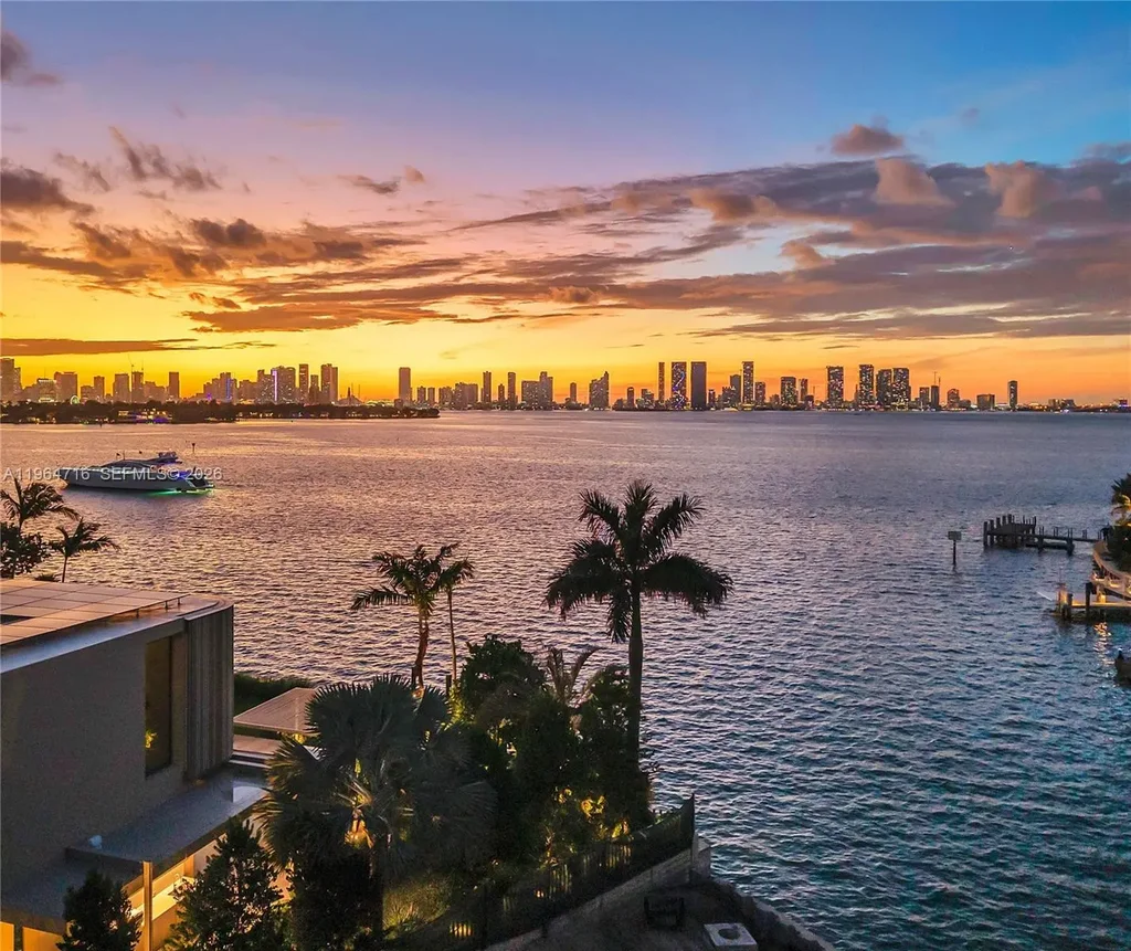 1649 W 22nd St, Miami Beach