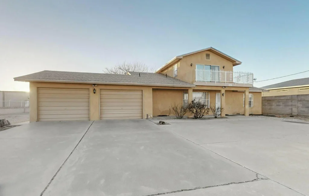 921 Romadora Lane Sw, Albuquerque