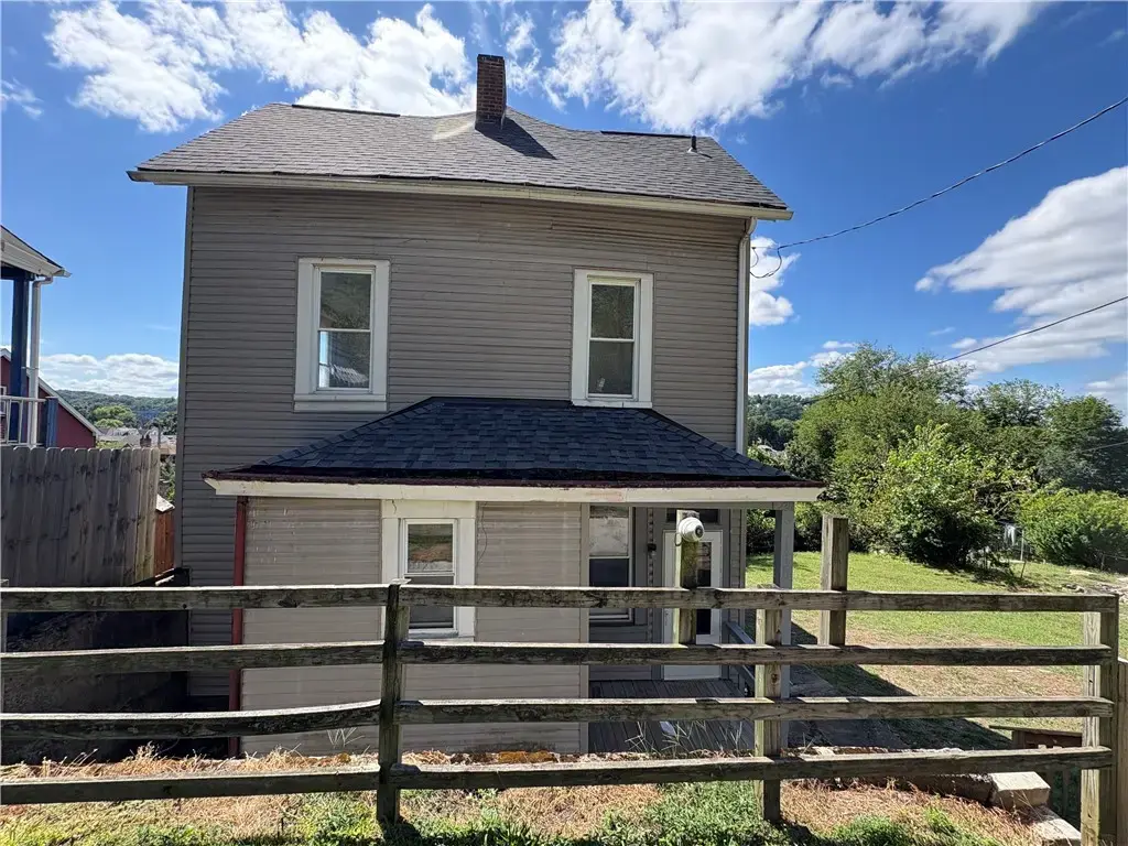 1730 Noble Street 1726, Sharpsburg