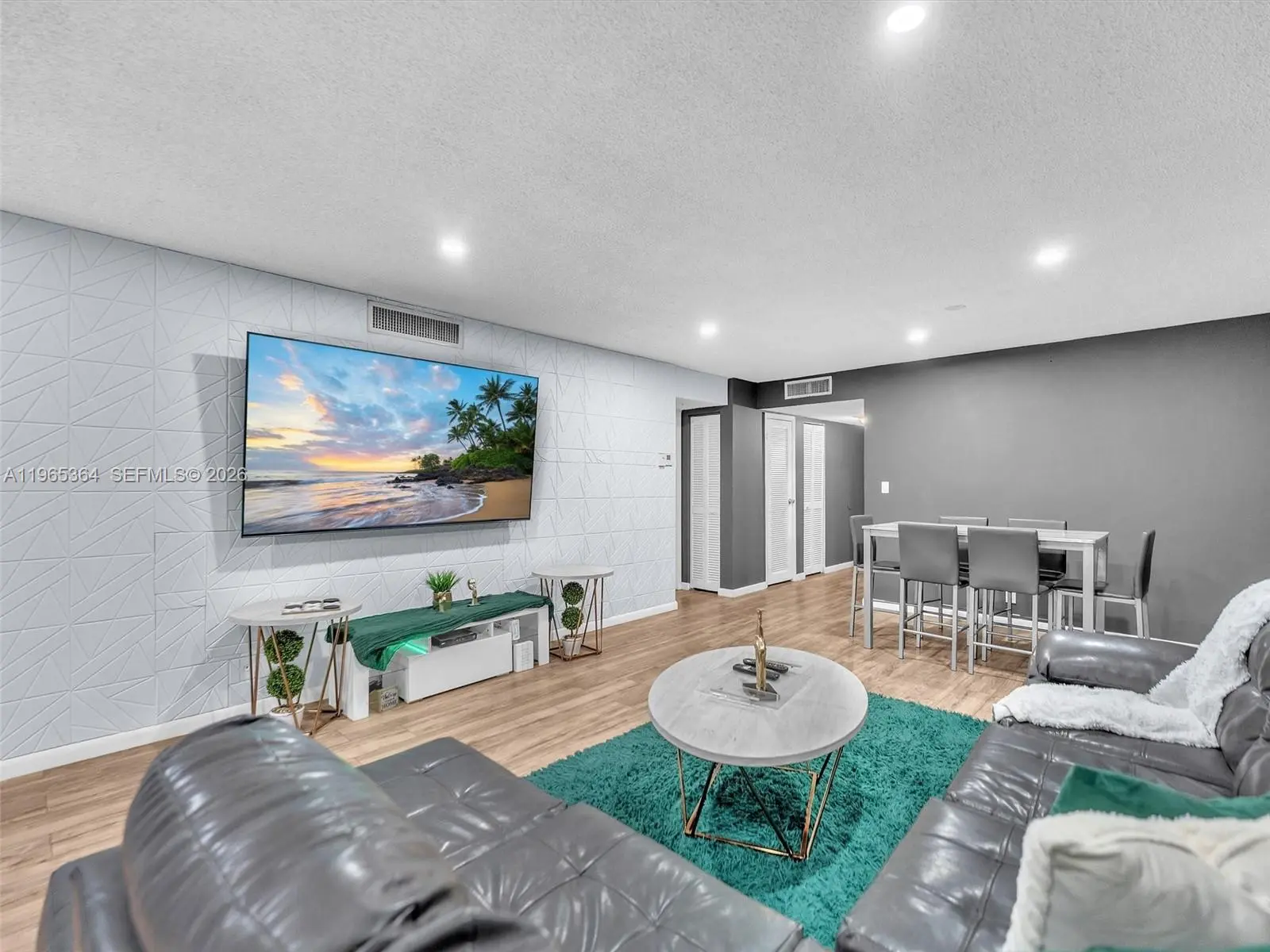 Photo of Listing #A11965364