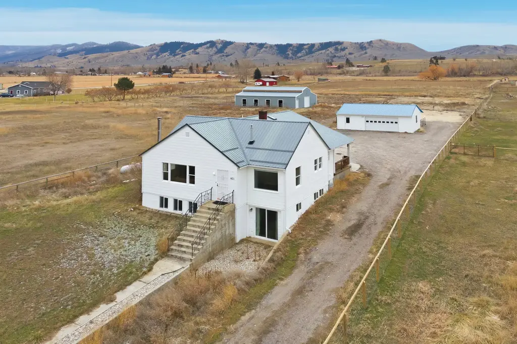 621 Skalkaho Hwy, Hamilton