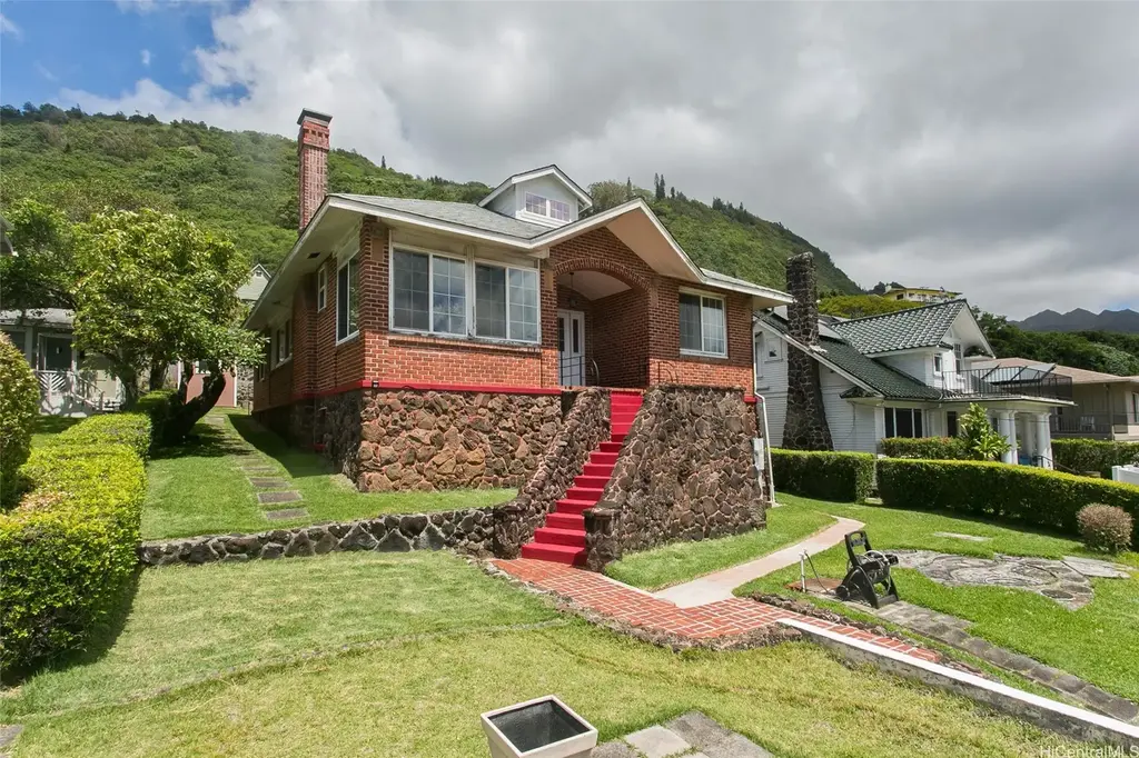 2742 Manoa Road, Honolulu