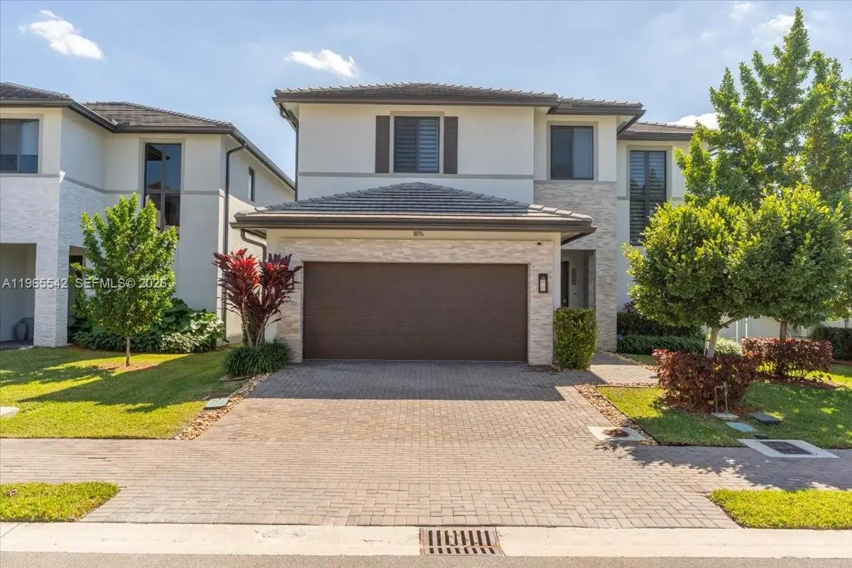 Photo of Listing #A11965542