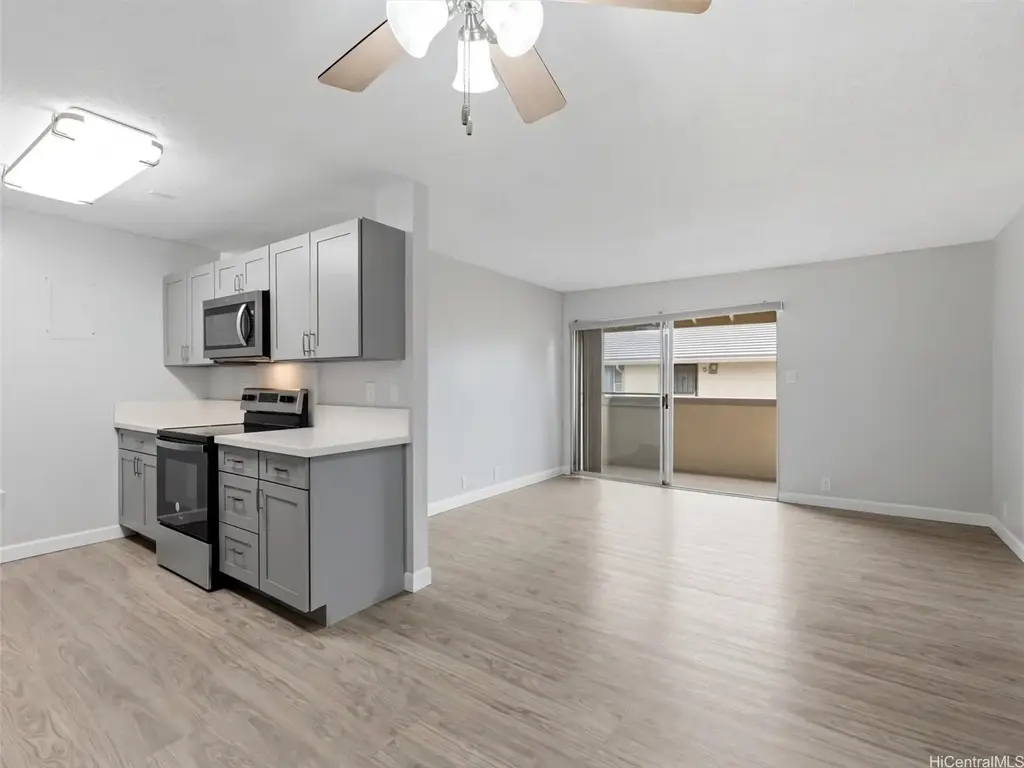 94-1159 Mopua Loop # P8, Waipahu