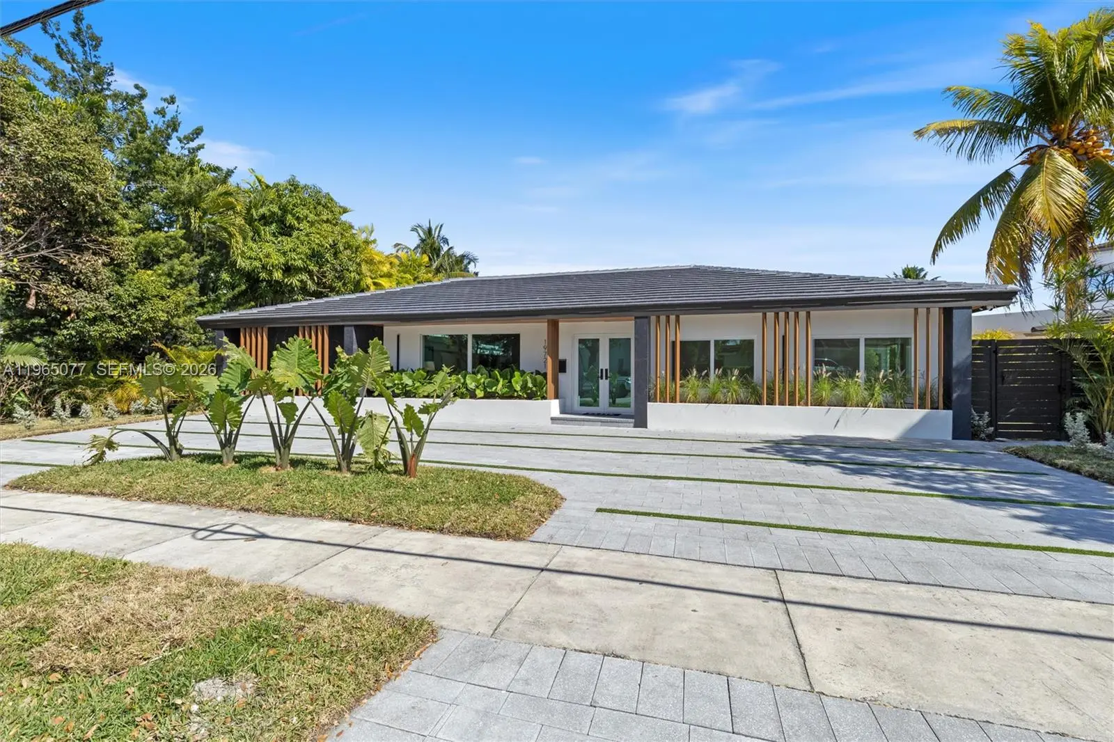 Photo of Listing #A11965077