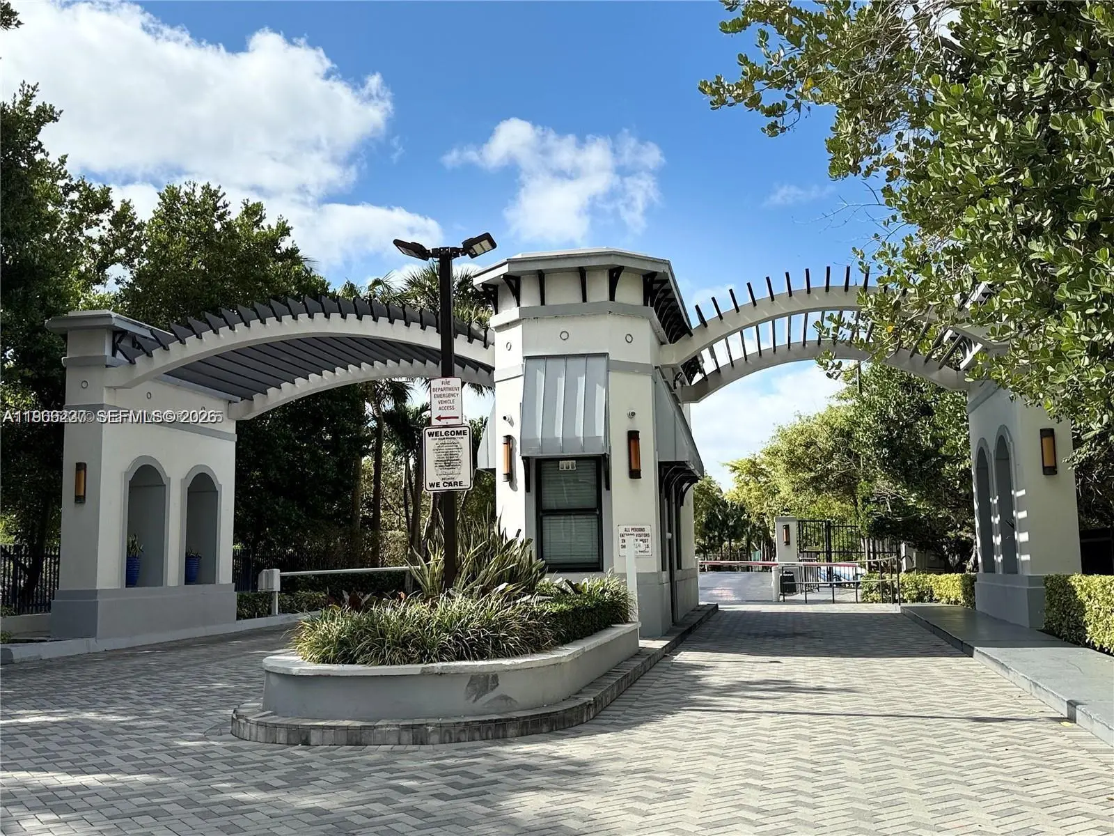 Photo of Listing #A11966237