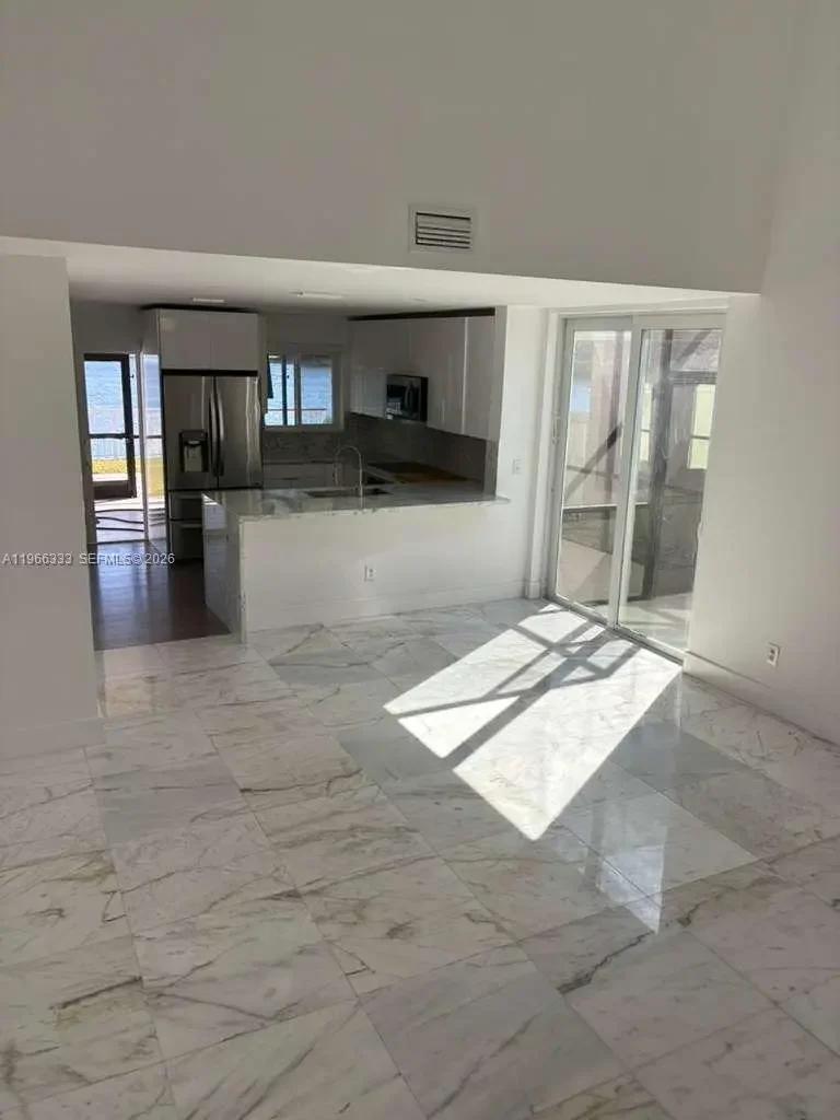 Photo of Listing #A11966333