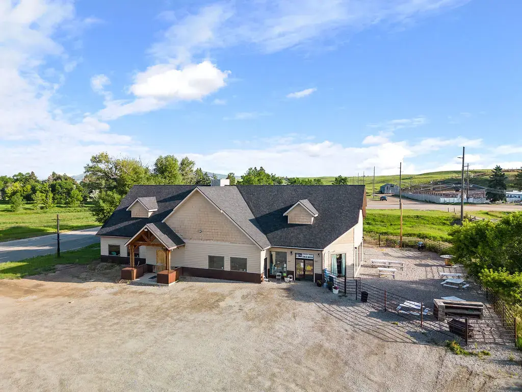 610 Us Hwy 191, Lewistown