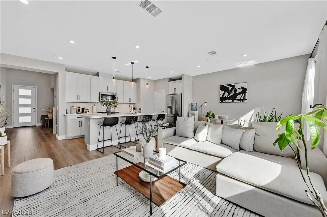 Photo of Listing #2757082