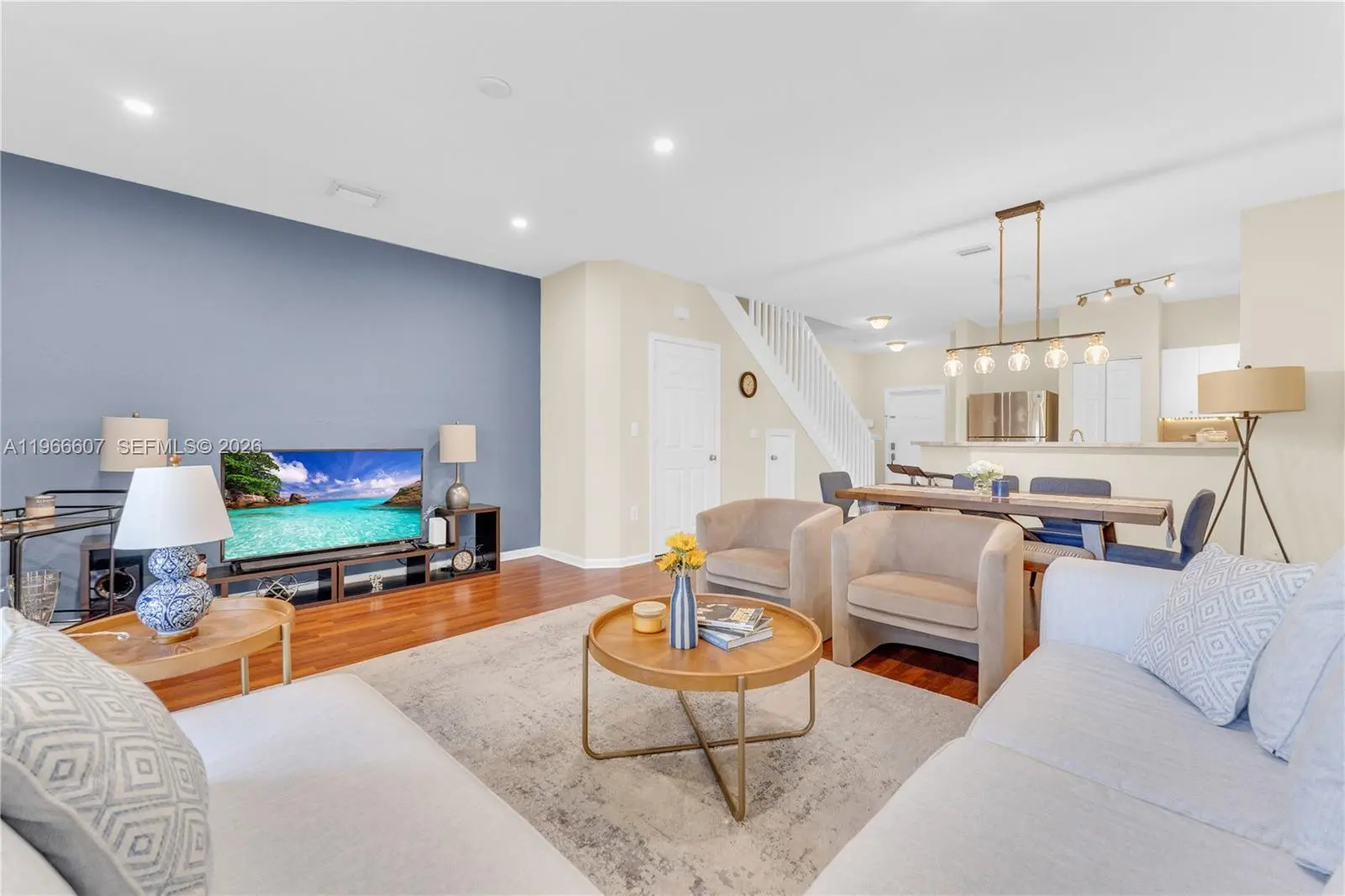 Photo of Listing #A11966607