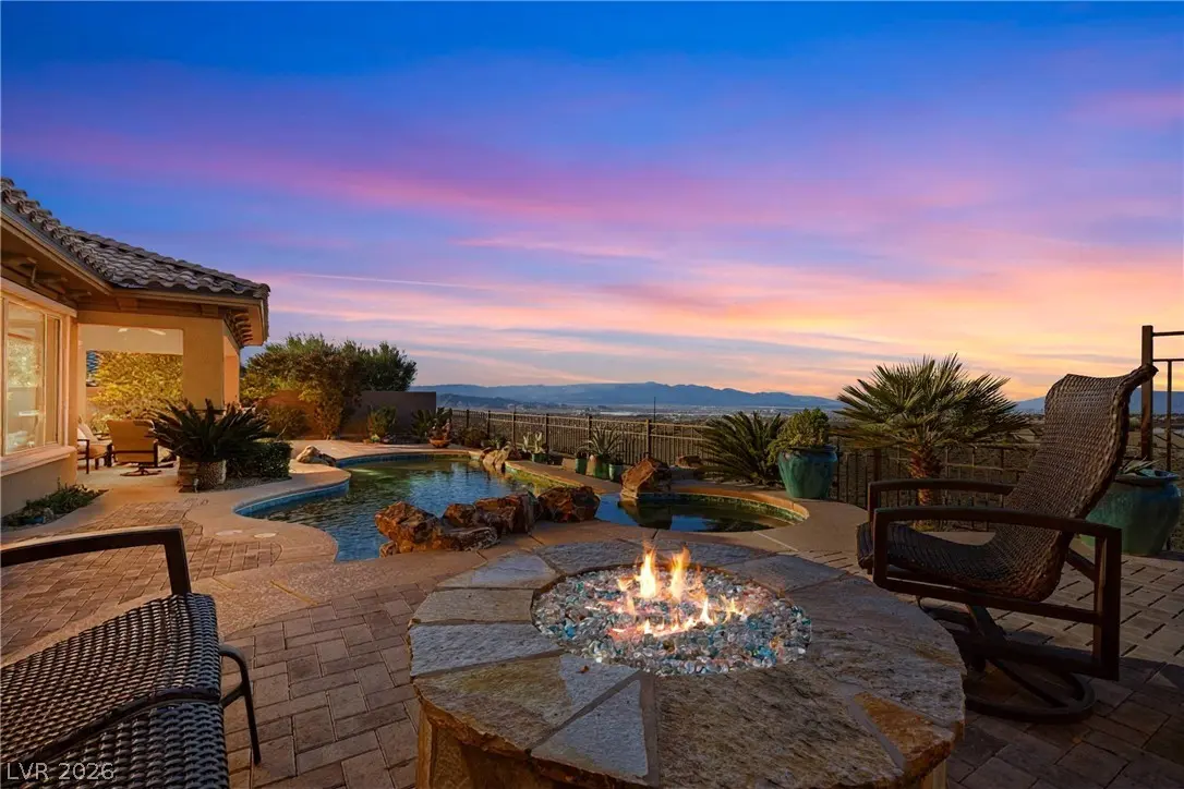 Photo of Listing #2757183