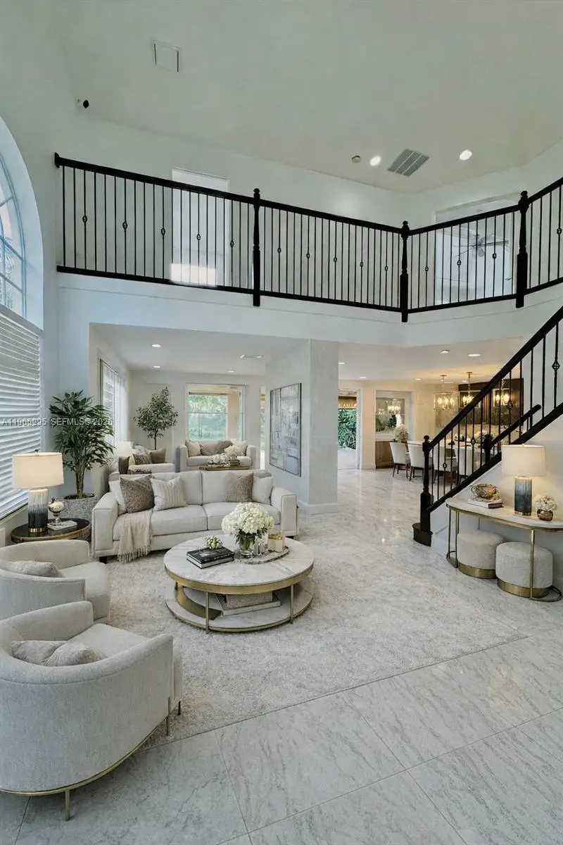 Photo of Listing #A11965995