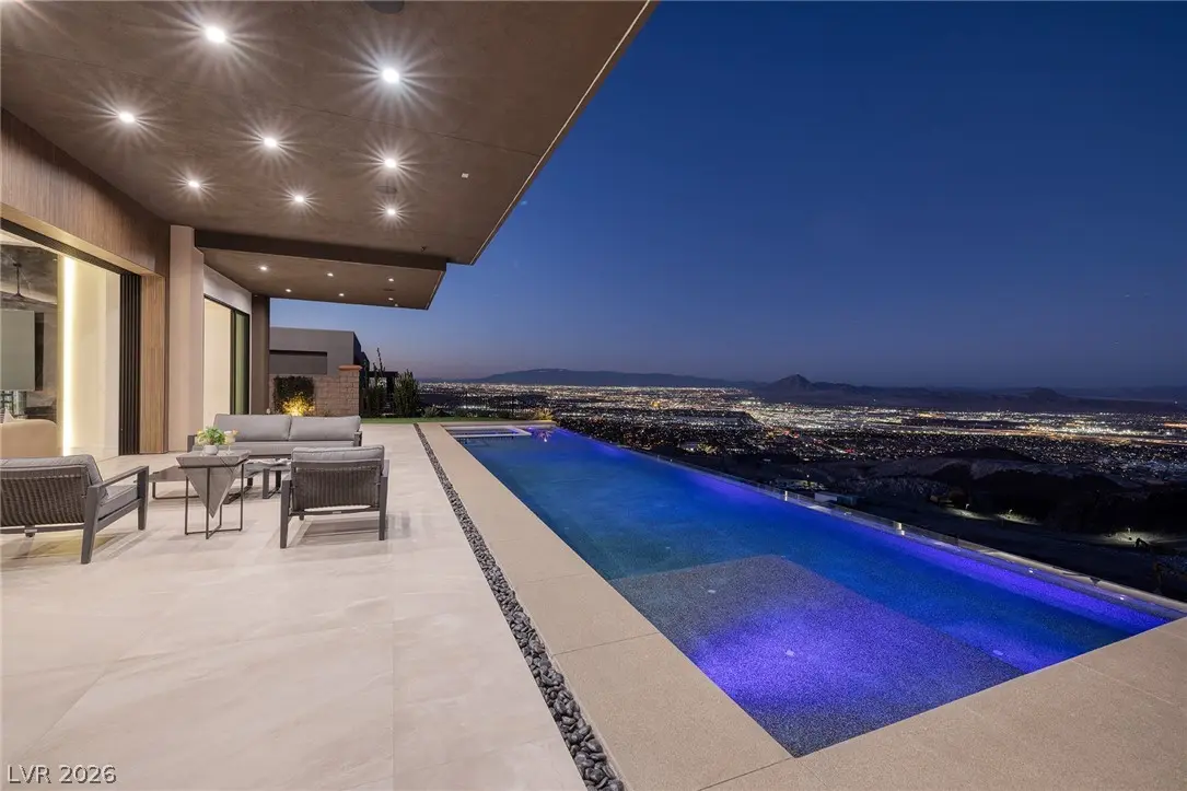 Photo of Listing #2756796