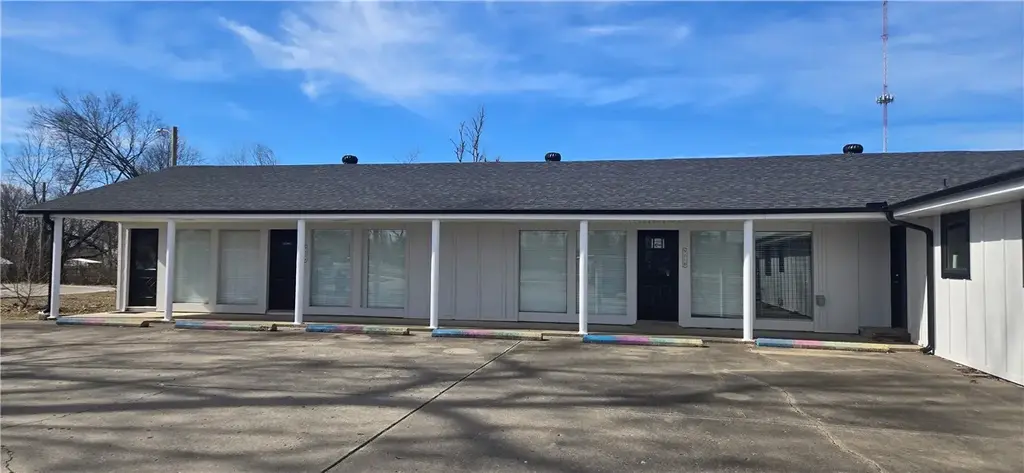 911 N Walton Boulevard A, Bentonville