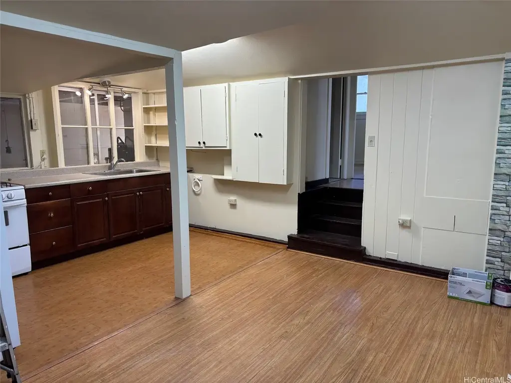 938 10th Avenue # B-1, Honolulu