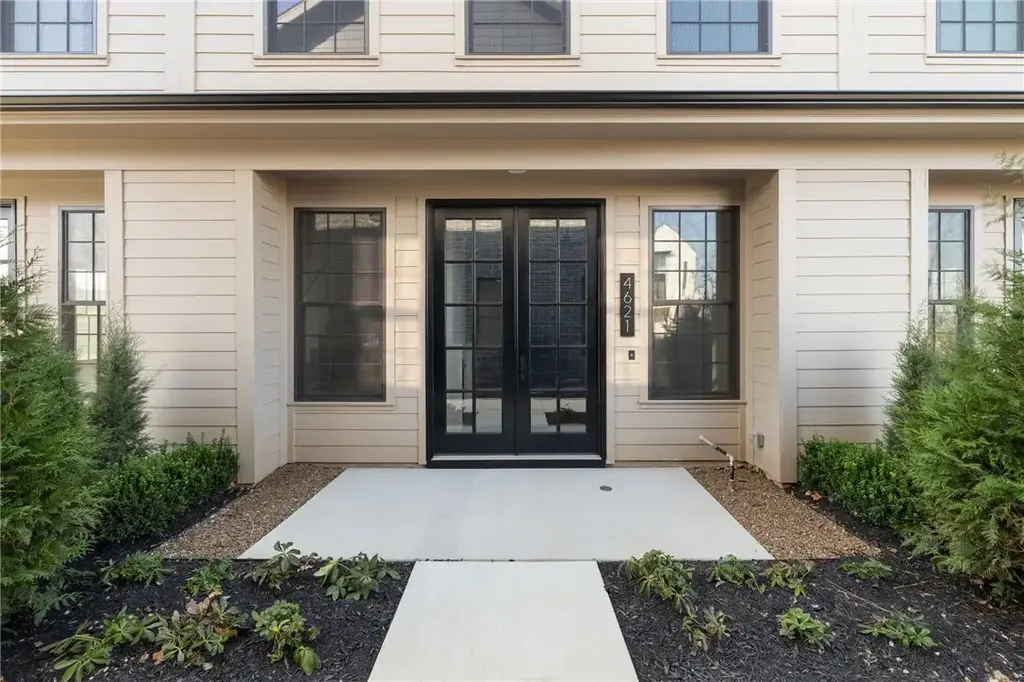 4621 S 47th Street, Rogers