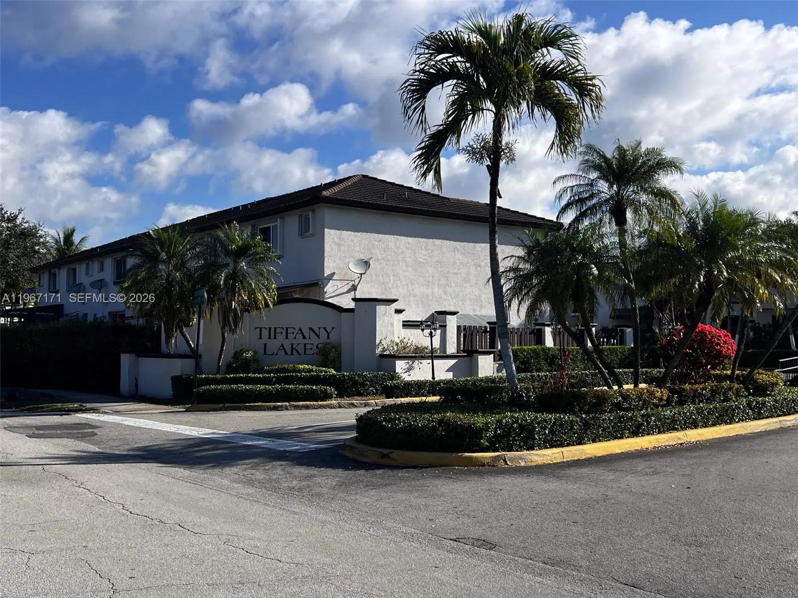 Photo of Listing #A11967171