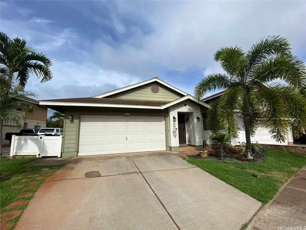 94-210 Pouhana Loop # 30, Waipahu