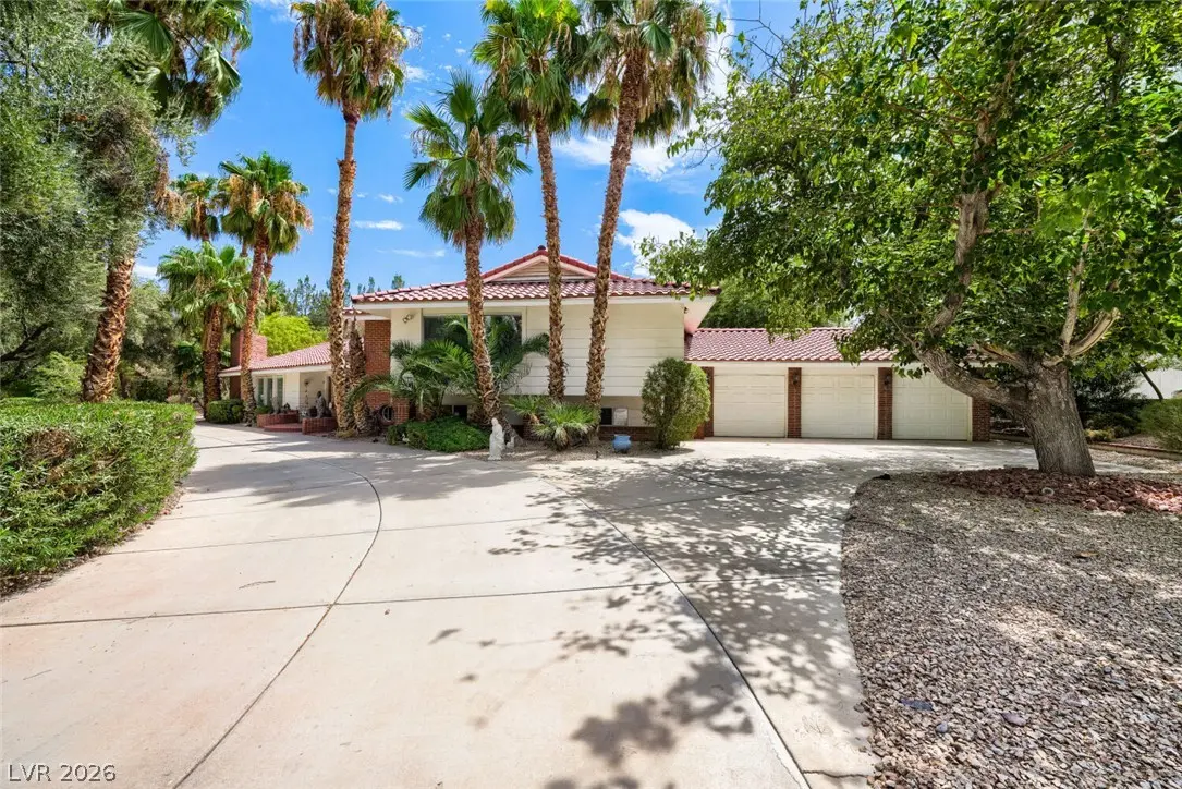 Photo of Listing #2757403