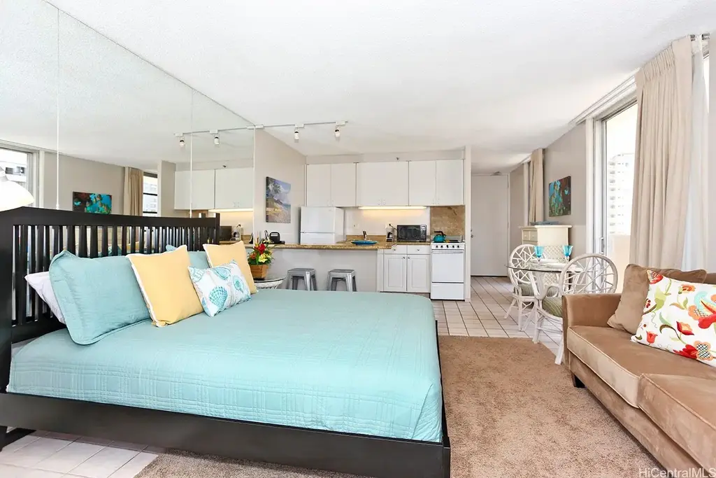 (unit #701) 364 Seaside Avenue, Honolulu