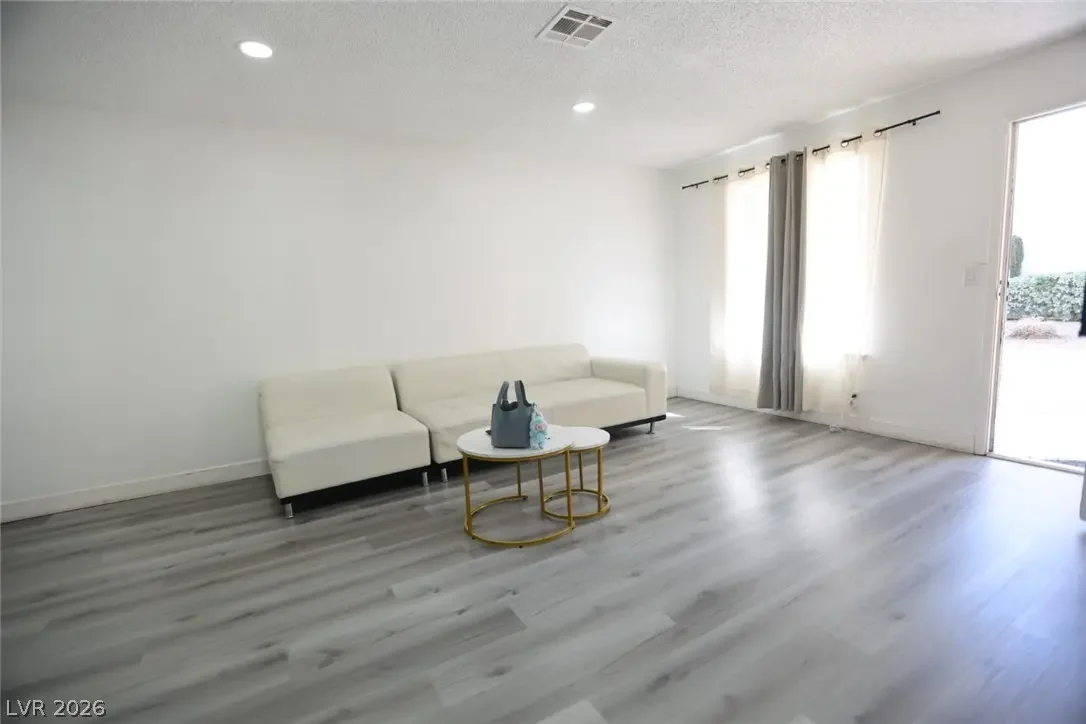 Photo of Listing #2756914