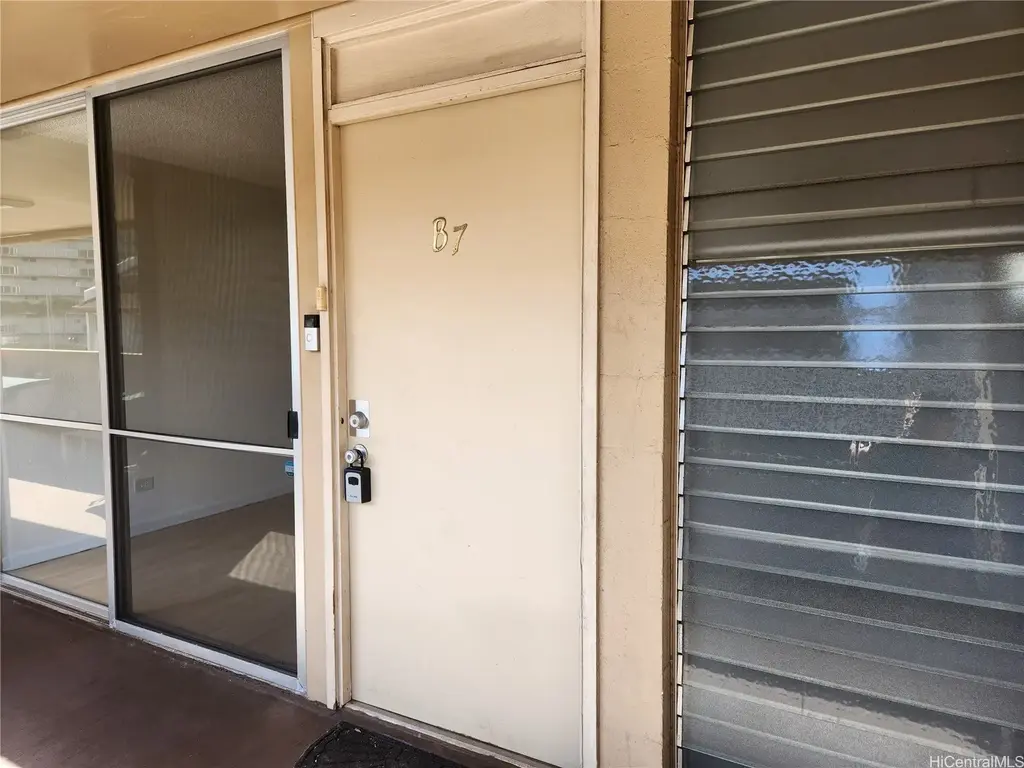 98-080 Uao Place # B7, Aiea