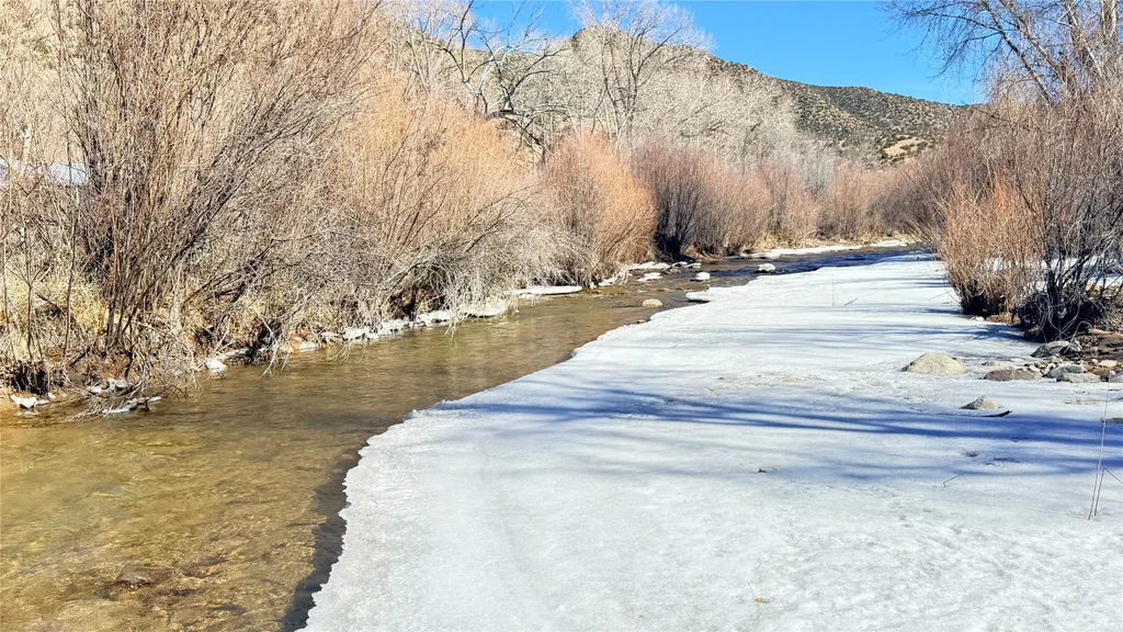 66 State Road 580, Dixon