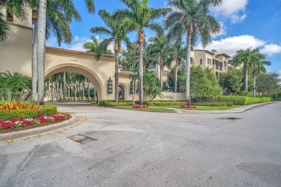 Photo of Listing #A11961844