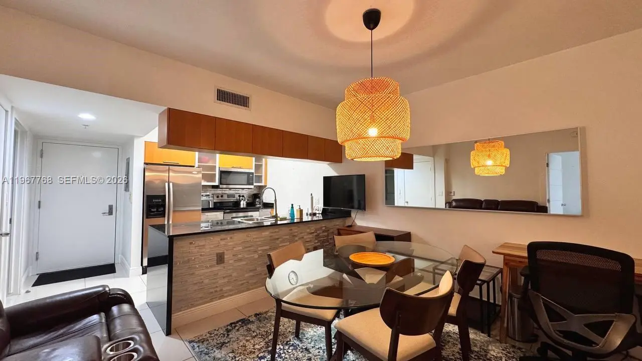 Photo of Listing #A11967768