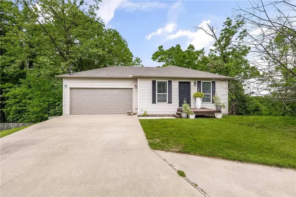 1615 Cresent Street, Bentonville
