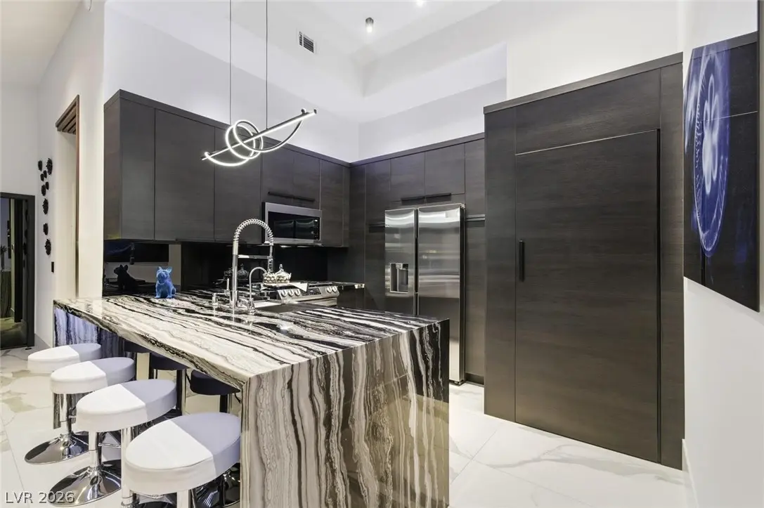 Photo of Listing #2757115