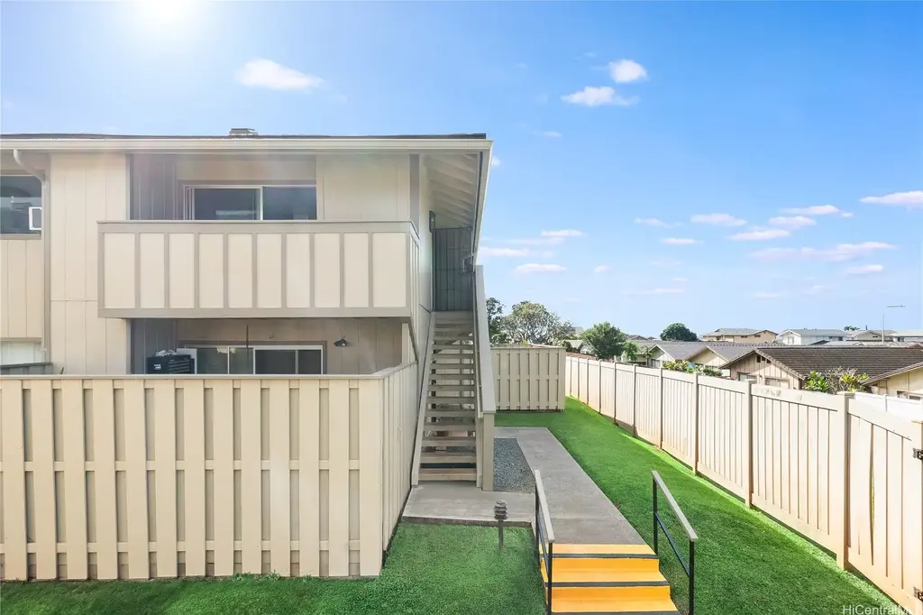 94-1151 Mopua Loop # L8, Waipahu
