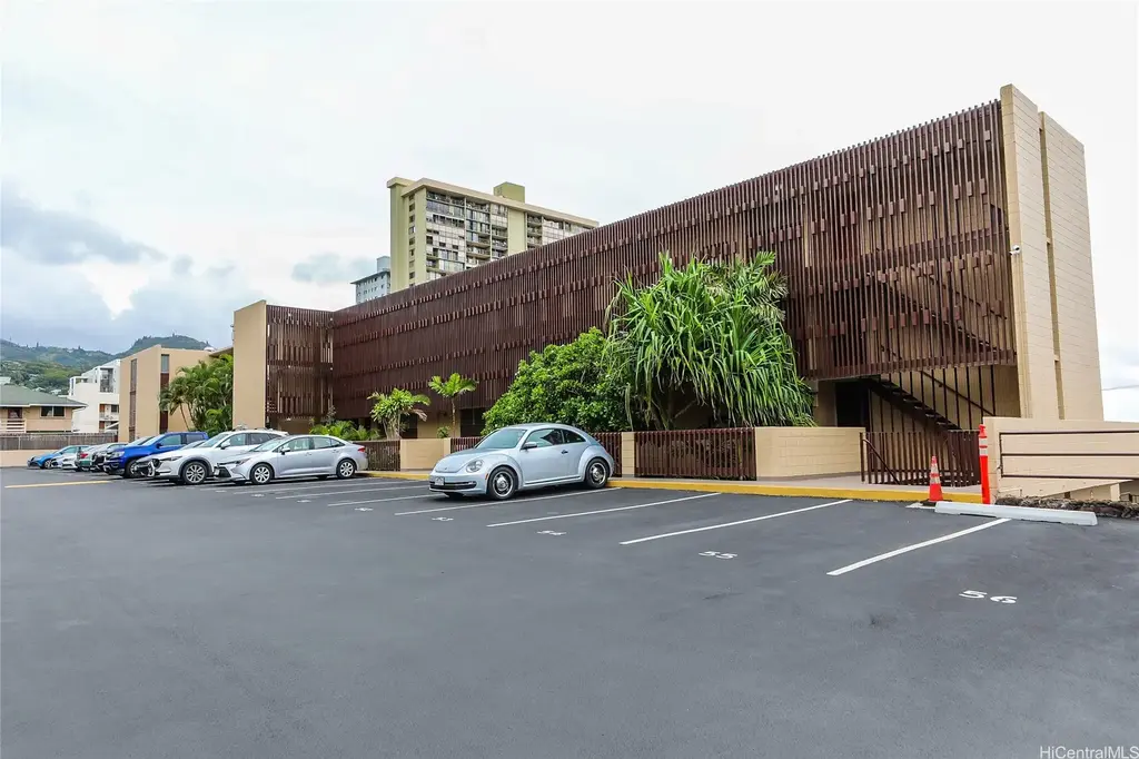 1524 Pensacola Street # 210, Honolulu